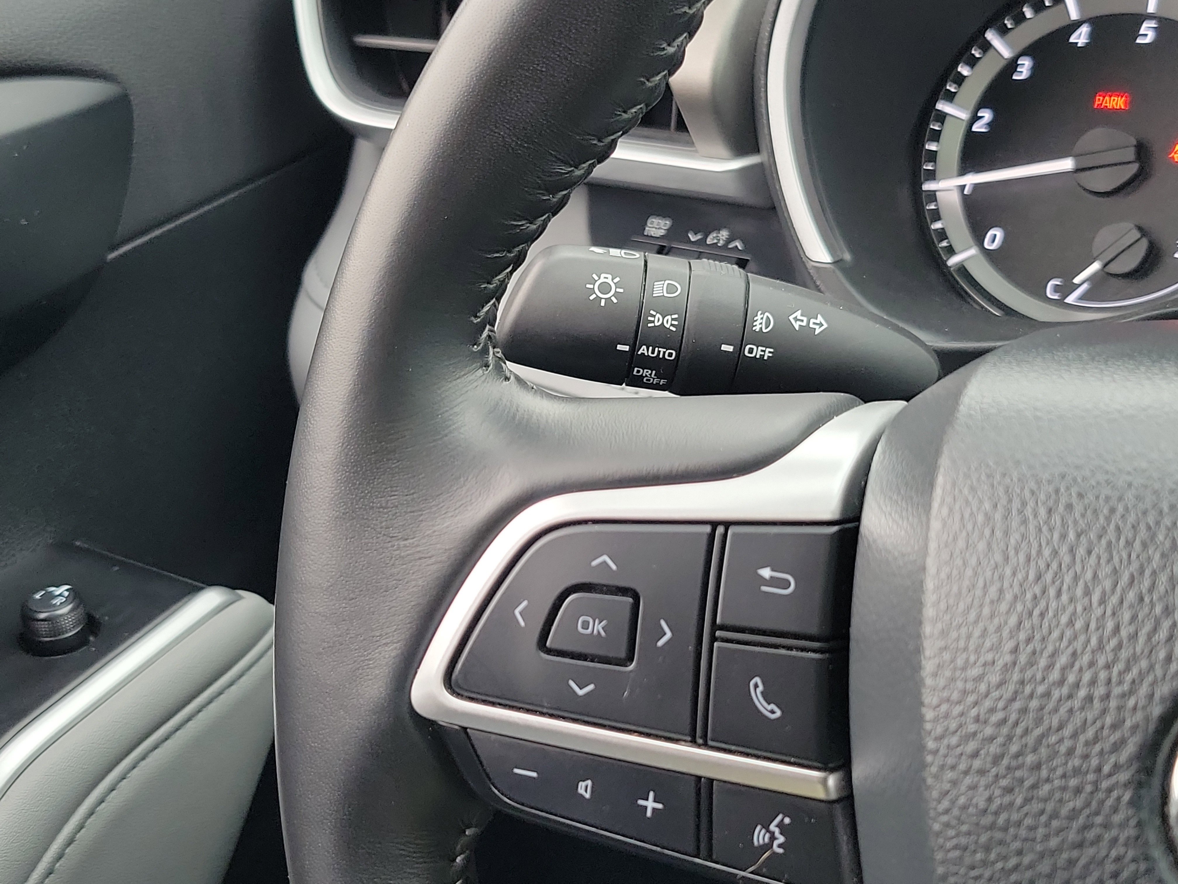 Certified 2025 Toyota Highlander XLE image 27