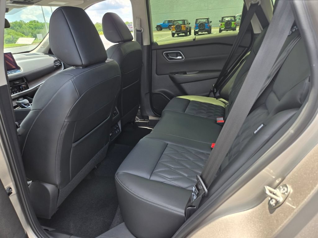 New 2026 Nissan Rogue Platinum w/ Platinum Premium Package AWD/4WD image 6