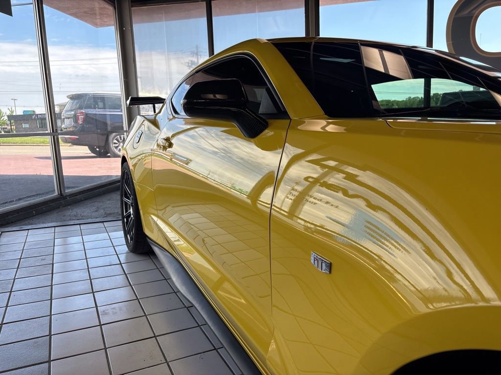 Certified 2017 Chevrolet Camaro SS RWD image 4