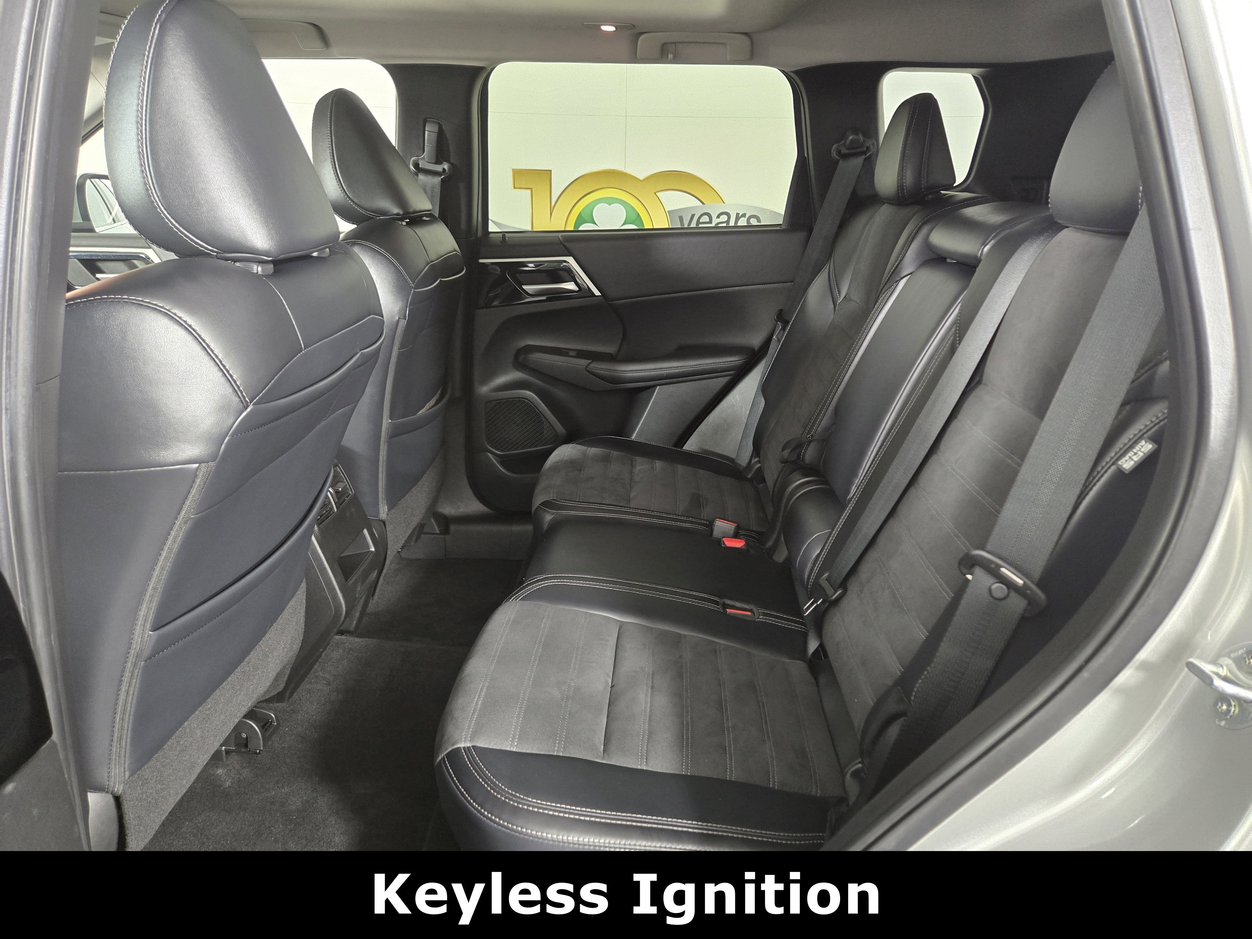 Used 2024 Mitsubishi Outlander SE AWD/4WD image 11