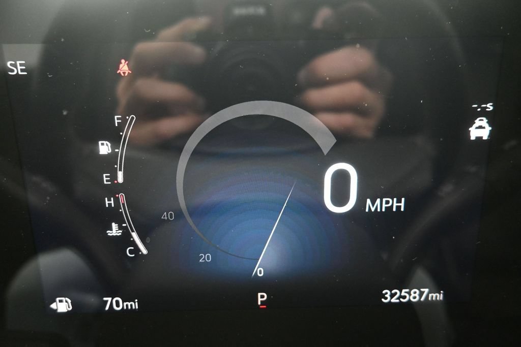 Used 2025 Buick Encore GX Preferred AWD/4WD image 14