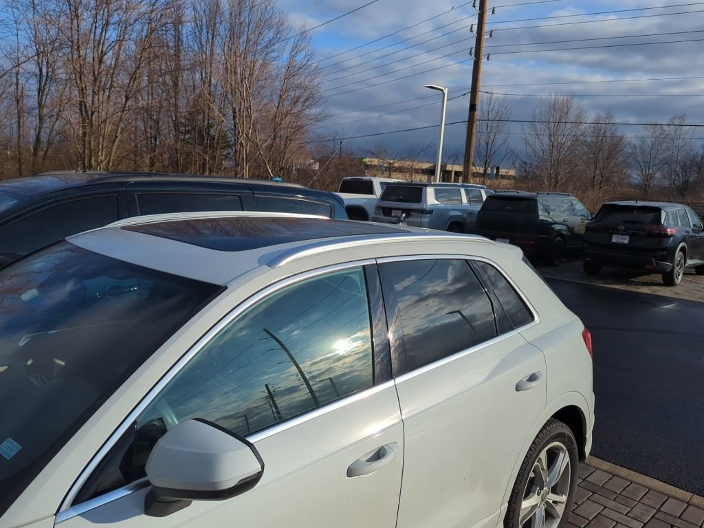 Used 2020 Audi Q3 2.0T Premium w/ Convenience Package image 4