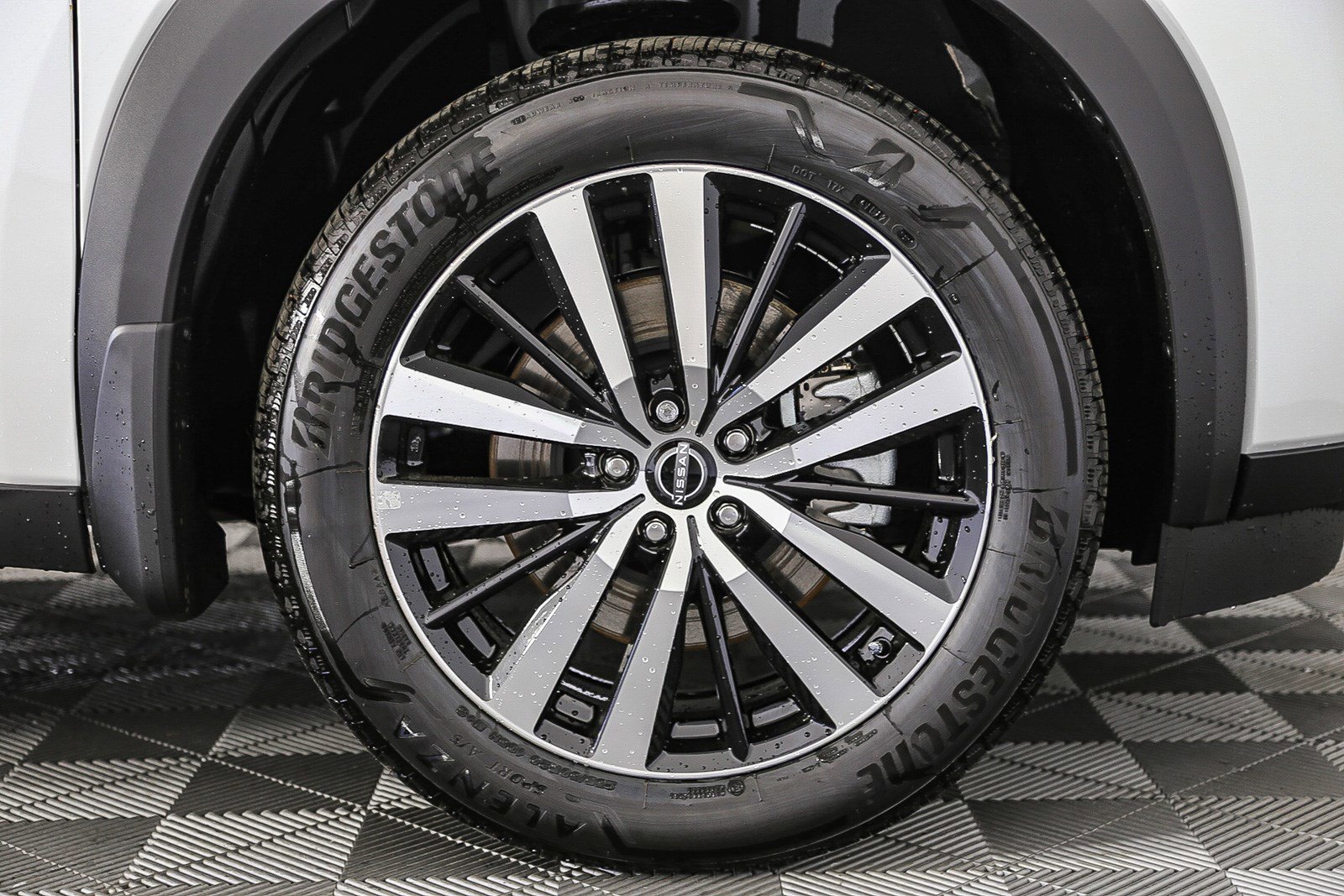 New 2025 Nissan Pathfinder Platinum image 15