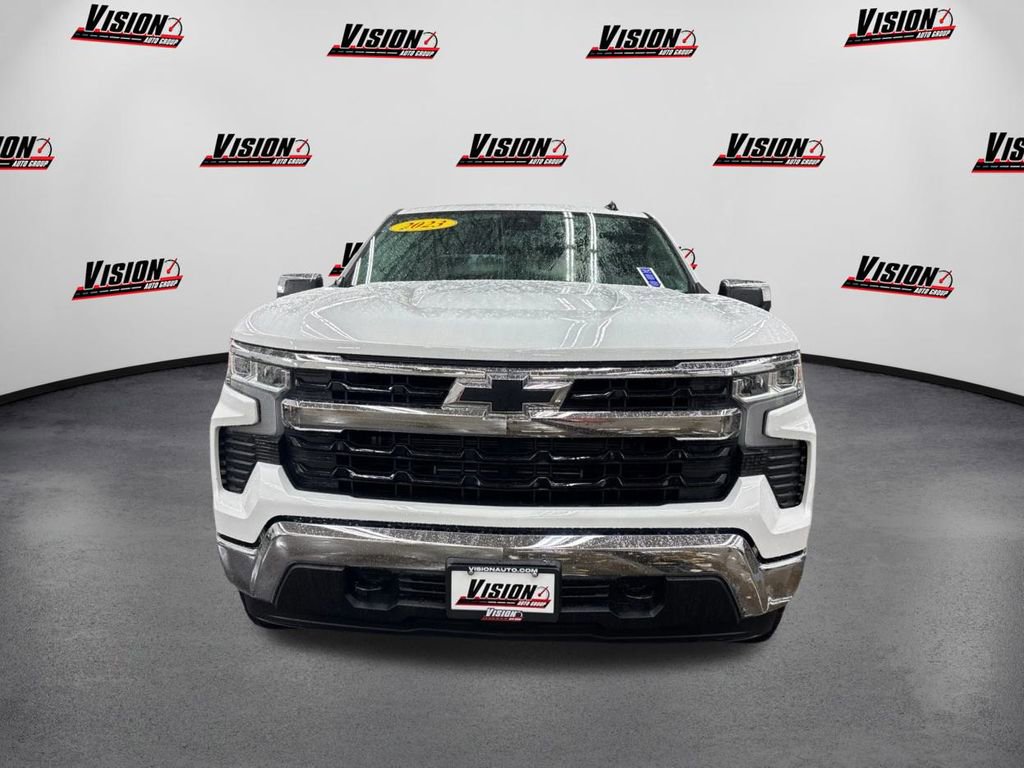Used 2023 Chevrolet Silverado 1500 LT image 2