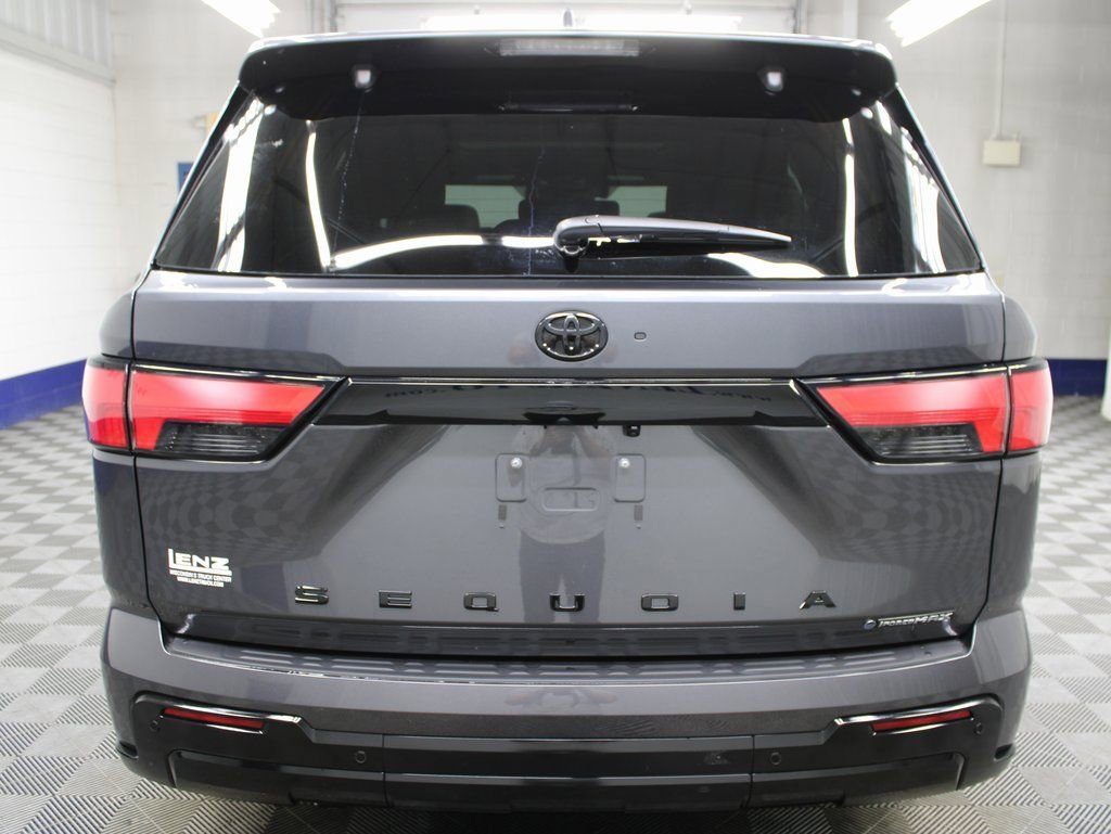 Used 2025 Toyota Sequoia Platinum image 35