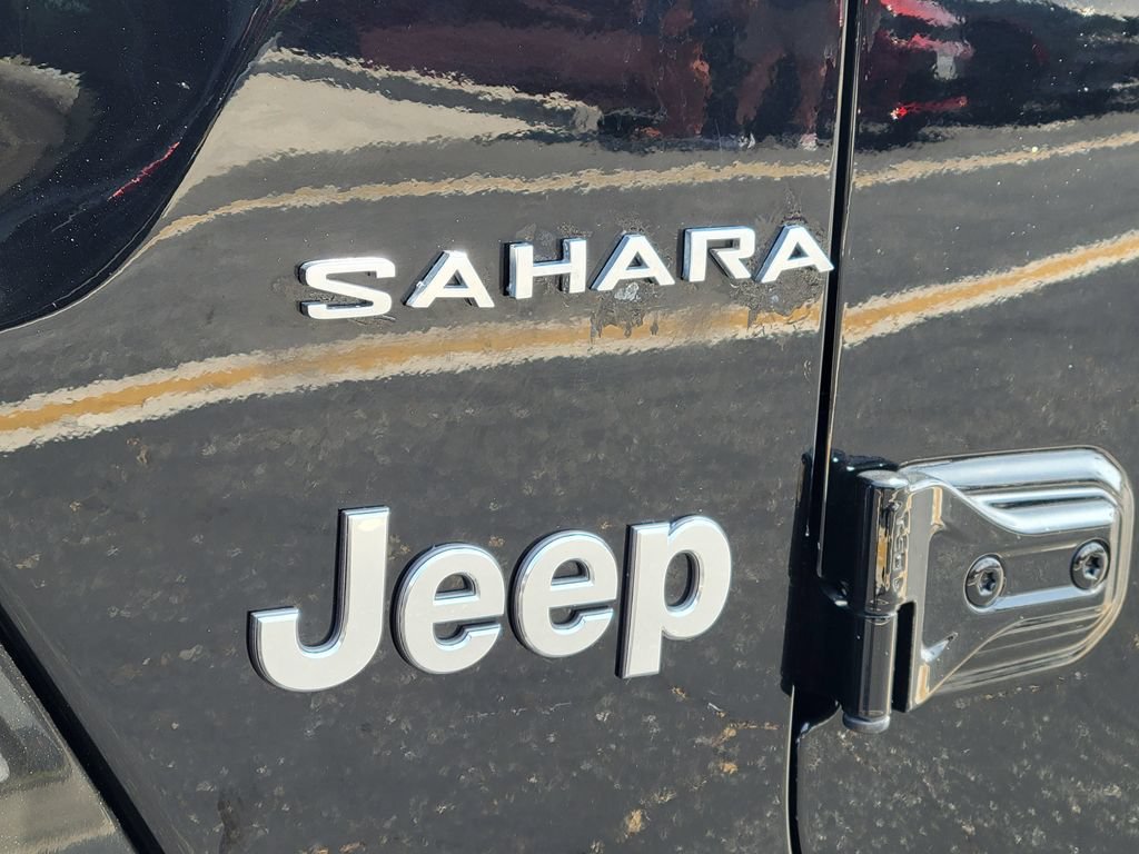 Used 2022 Jeep Wrangler Unlimited Sahara w/ Cold Weather Group AWD/4WD image 25