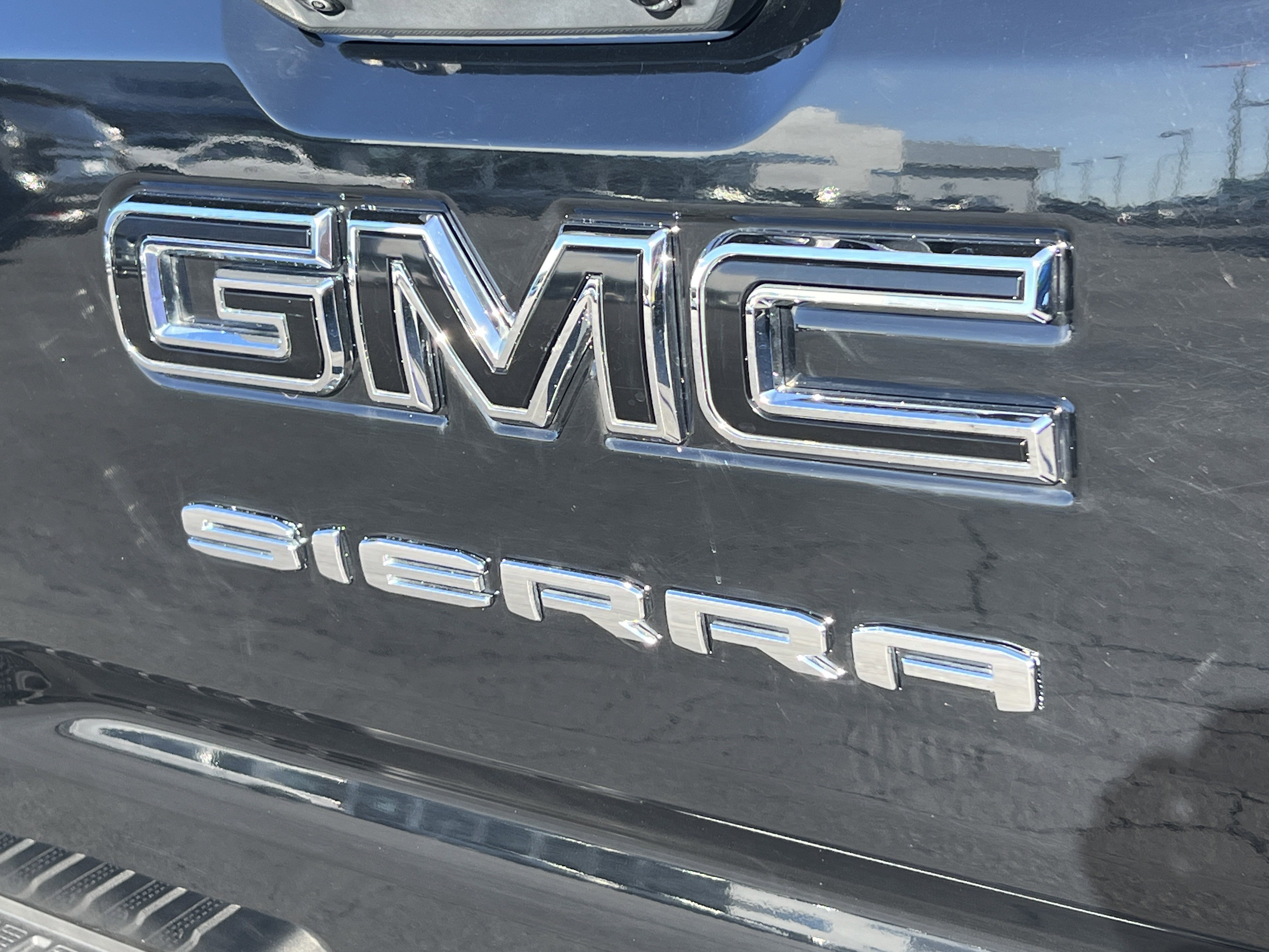 Used 2023 GMC Sierra 1500 Elevation w/ LPO, Elevation Black Package AWD/4WD image 8