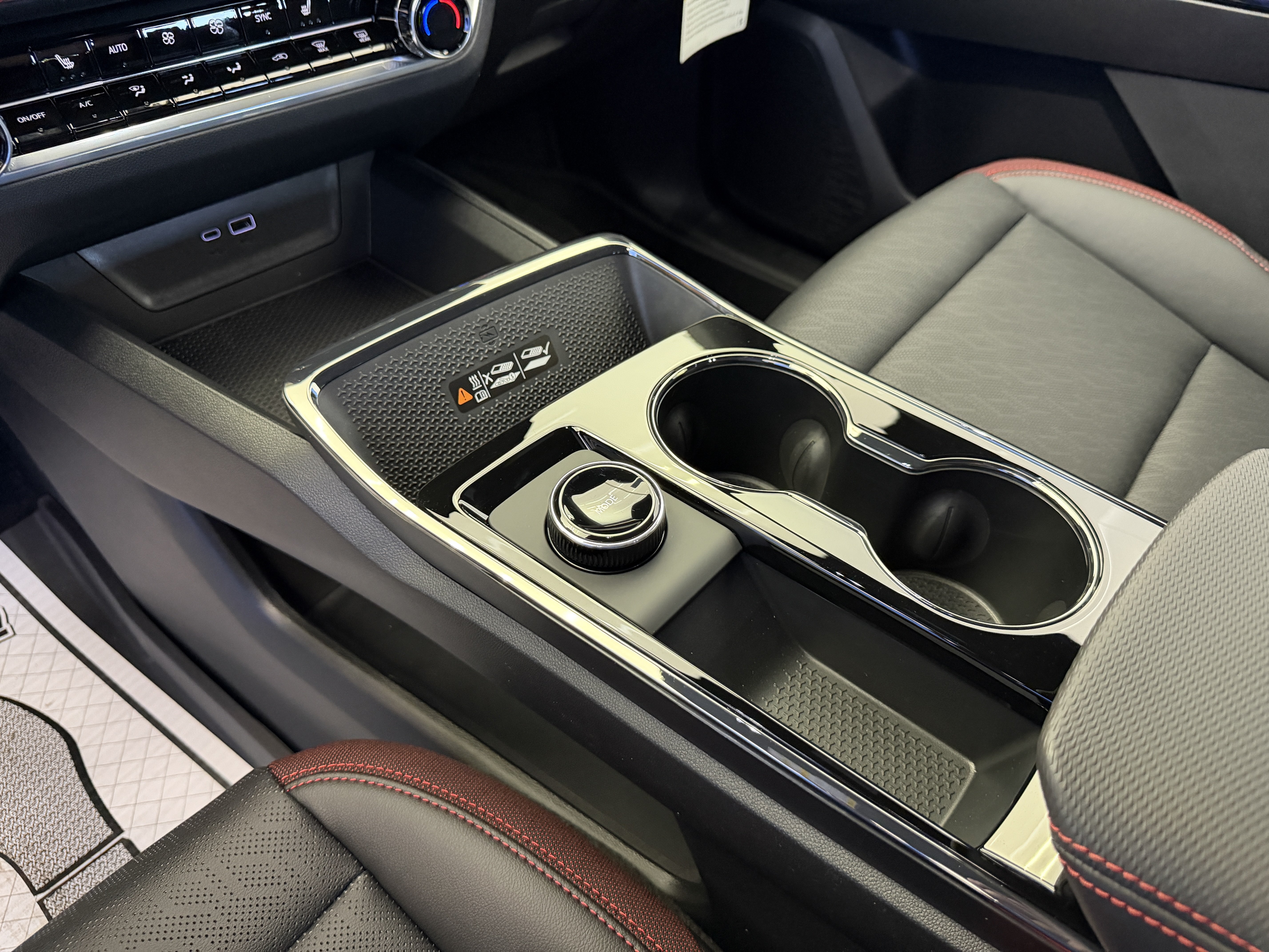 New 2027 Chevrolet Equinox RS w/ Safety and Technology Package FWD image 23