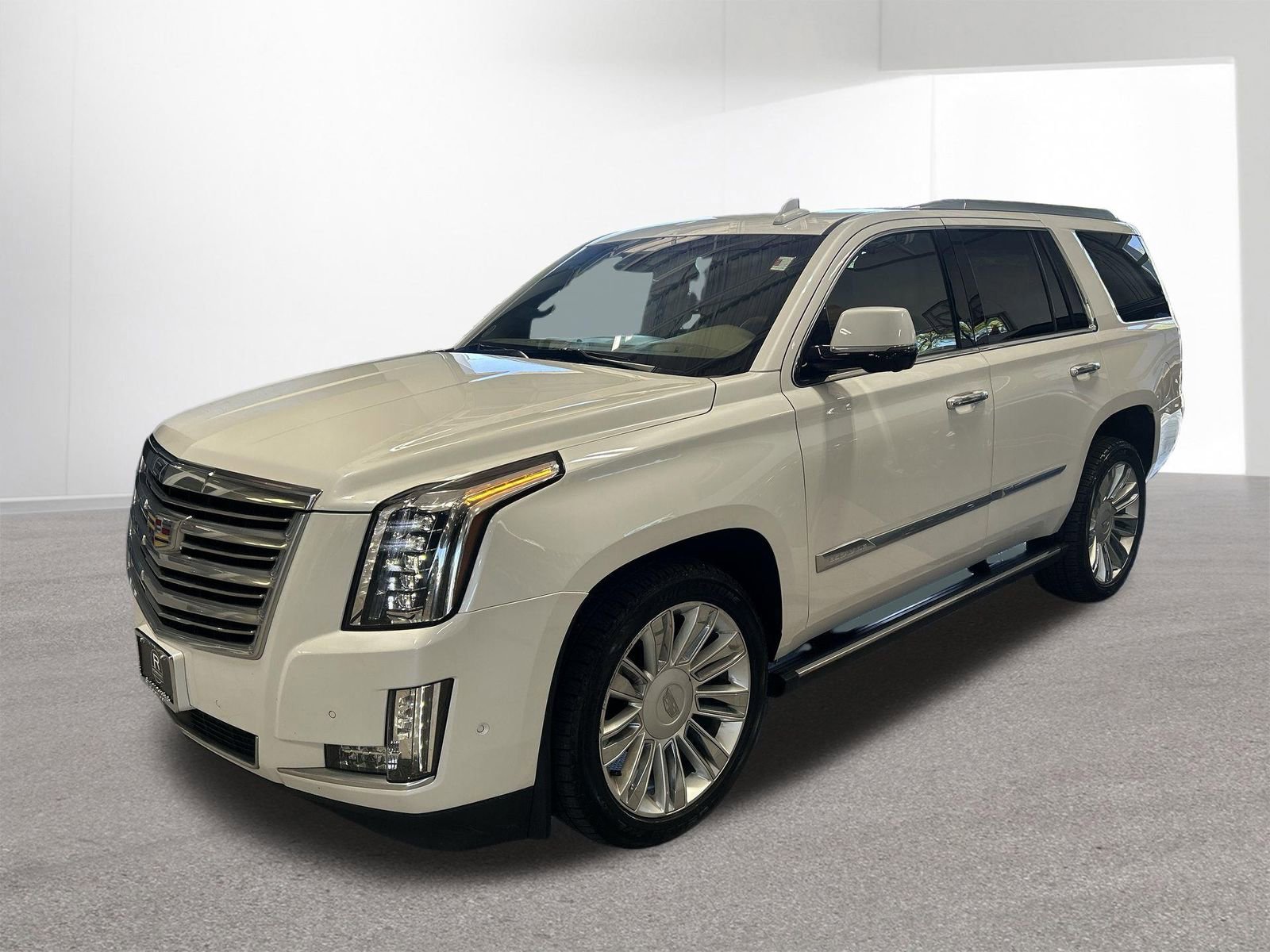 Used 2018 Cadillac Escalade Platinum AWD/4WD image 30