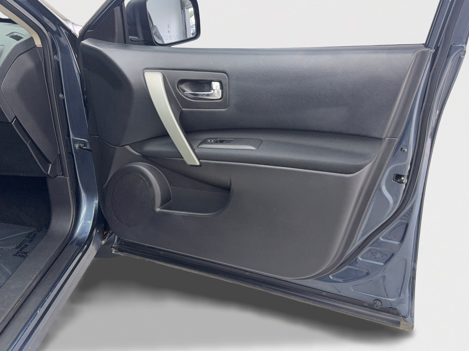 Used 2015 Nissan Rogue S FWD image 41