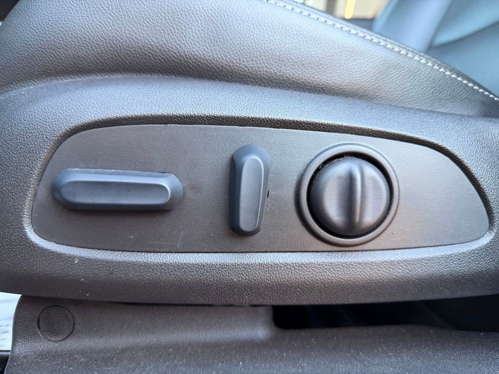 Used 2024 GMC Terrain SLT image 26