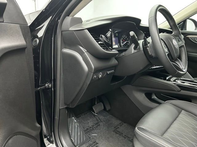 Used 2023 Buick Envision Avenir image 32