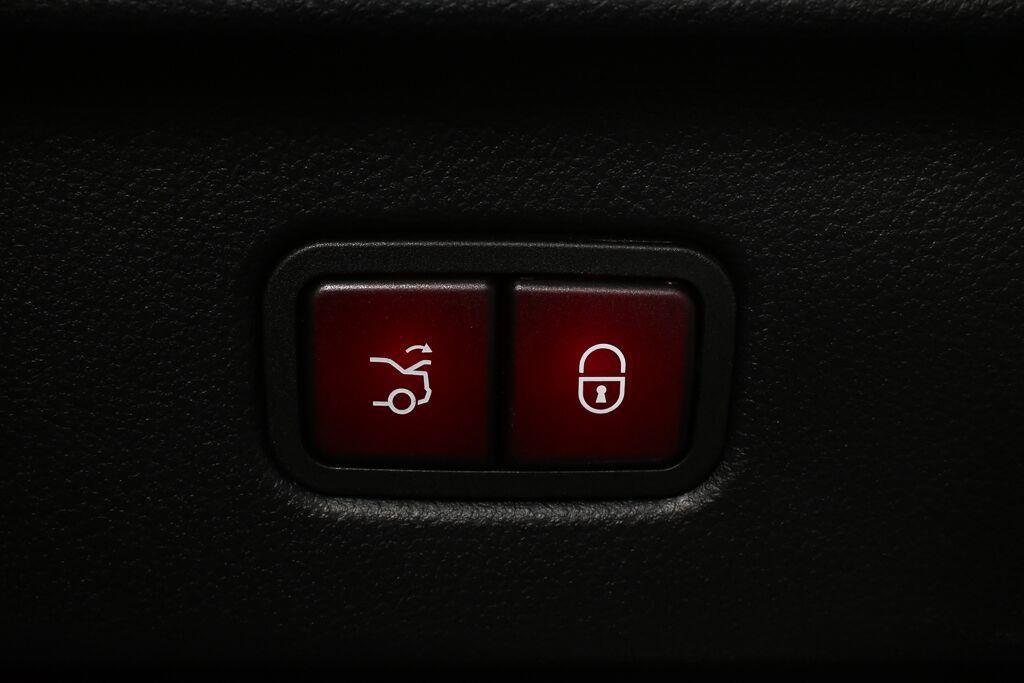 Certified 2023 Mercedes-Benz S 500 4MATIC image 30