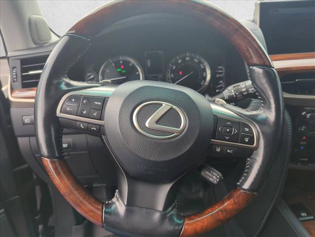 Used 2016 Lexus LX 570 4WD w/ Luxury Package image 21