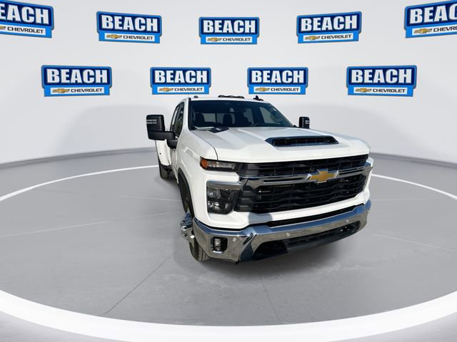 Used 2025 Chevrolet Silverado 3500 LT w/ All Star Edition image 3