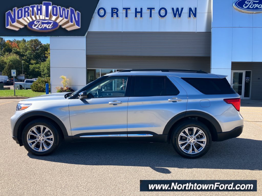 Used 2024 Ford Explorer XLT w/ Equipment Group 202A AWD/4WD image 1