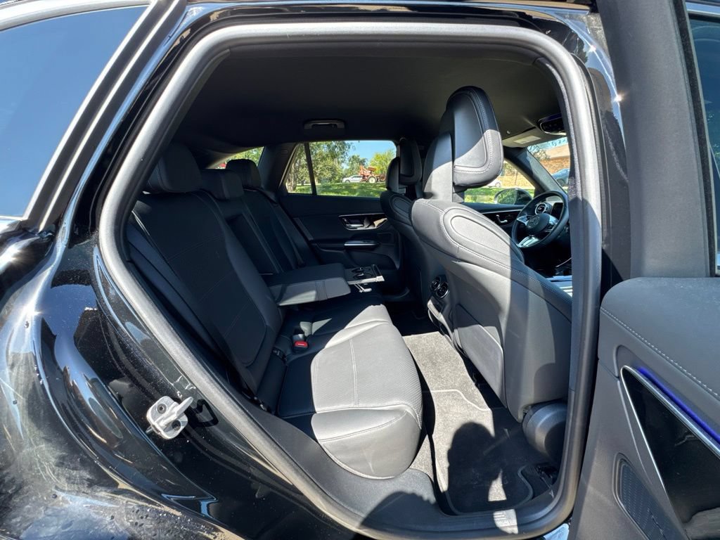 Used 2025 Mercedes-Benz GLC 300 4MATIC image 14
