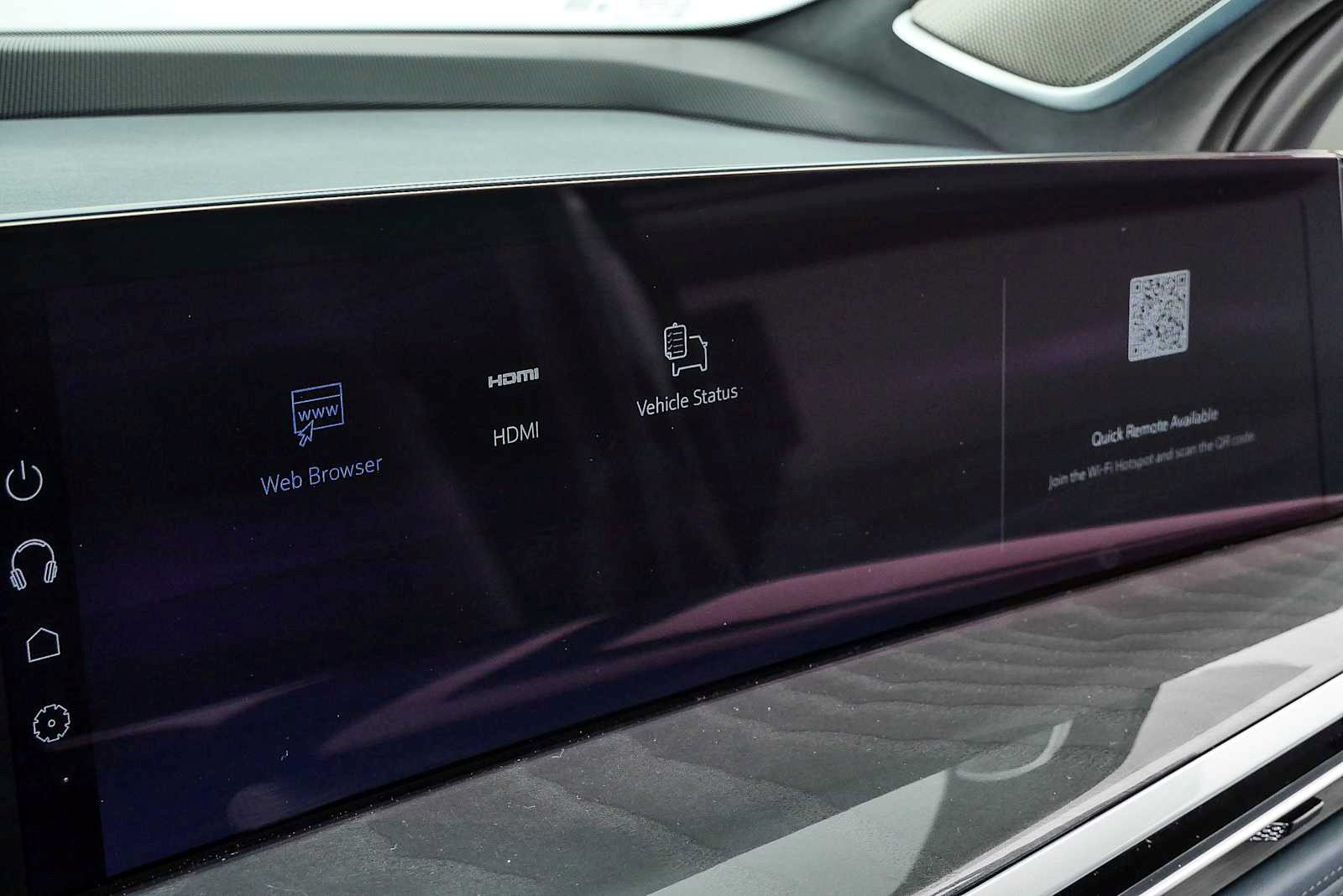 Certified 2025 Cadillac Escalade IQ Luxury 2 w/ LPO, Premium Carpet Package AWD/4WD image 20