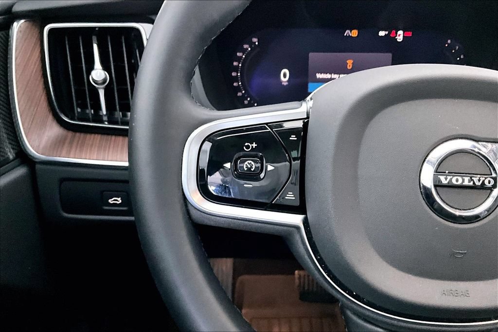 Certified 2023 Volvo XC60 B5 Plus AWD/4WD image 26