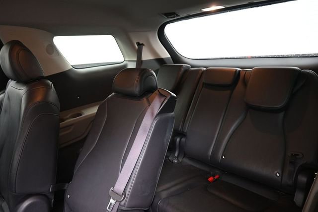 Used 2025 Kia Carnival FWD image 19