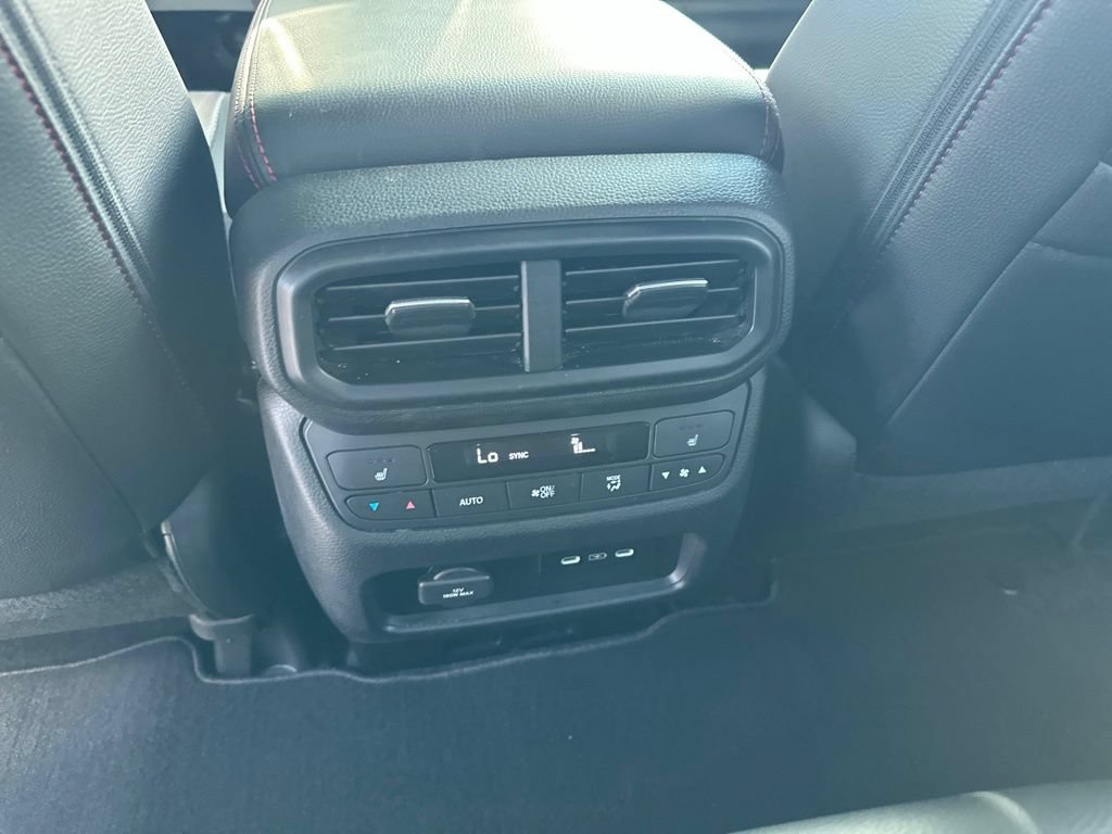 Certified 2024 Honda Ridgeline Black Edition image 18