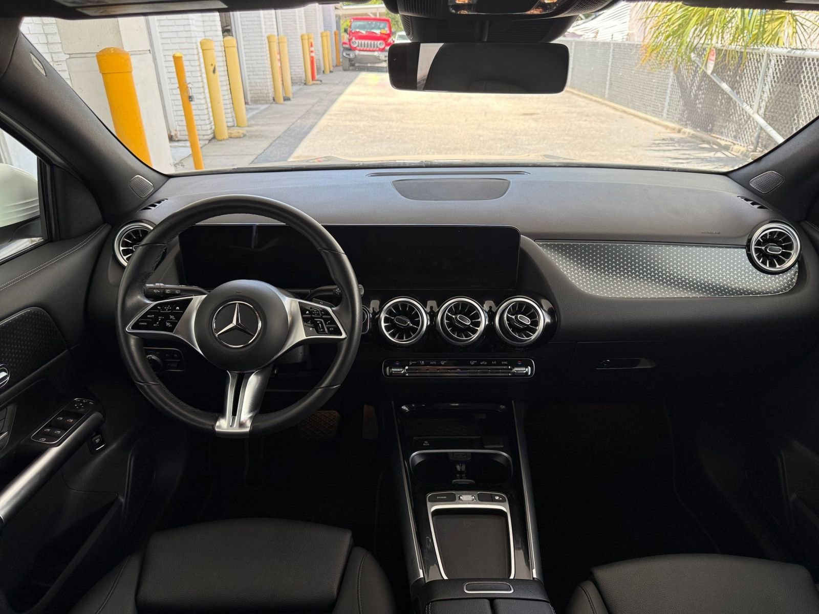 Used 2025 Mercedes-Benz GLA 250 image 34