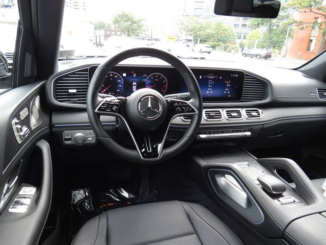 Used 2025 Mercedes-Benz GLS 450 4MATIC image 10