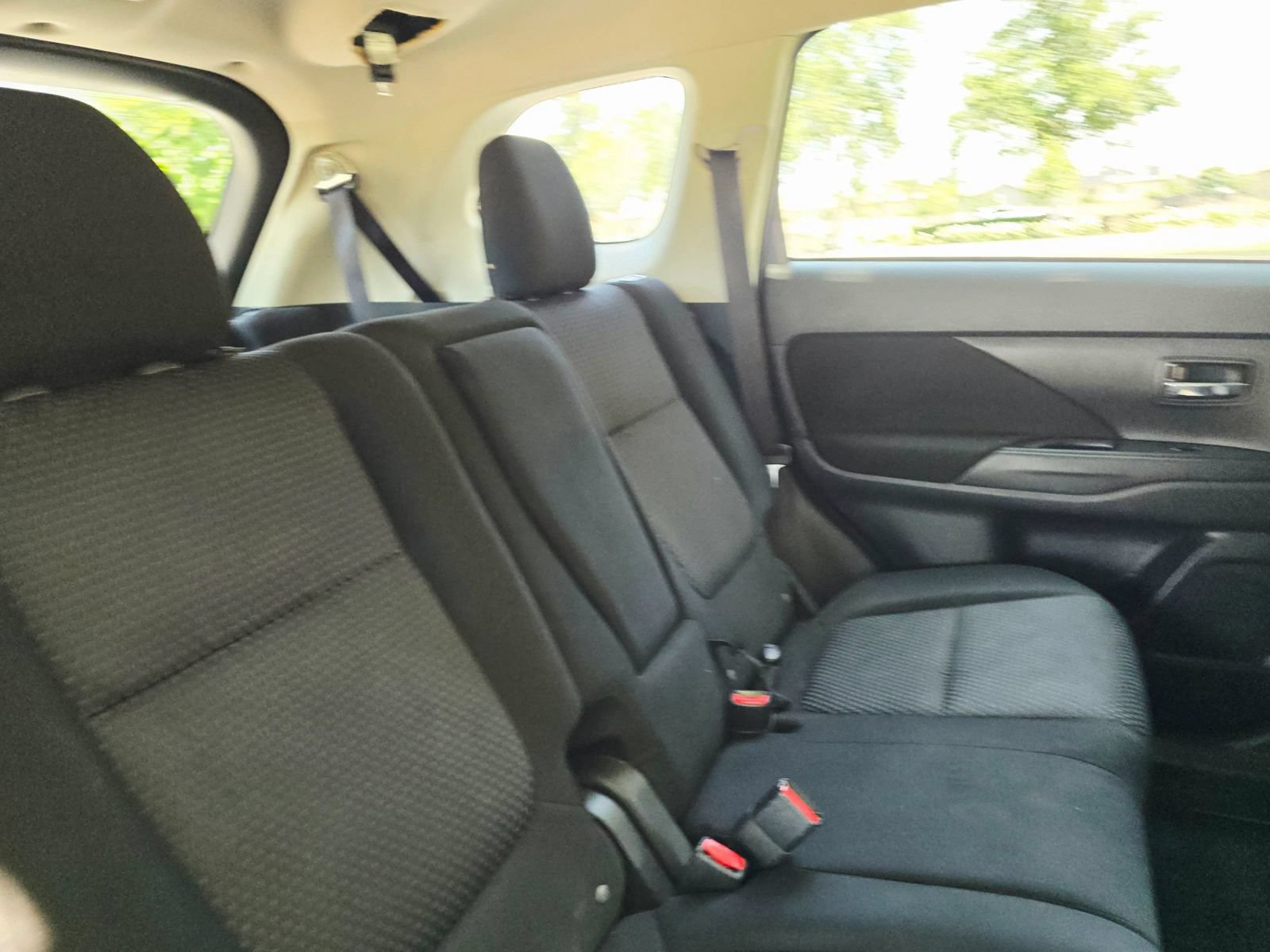 Used 2018 Mitsubishi Outlander SE FWD image 29