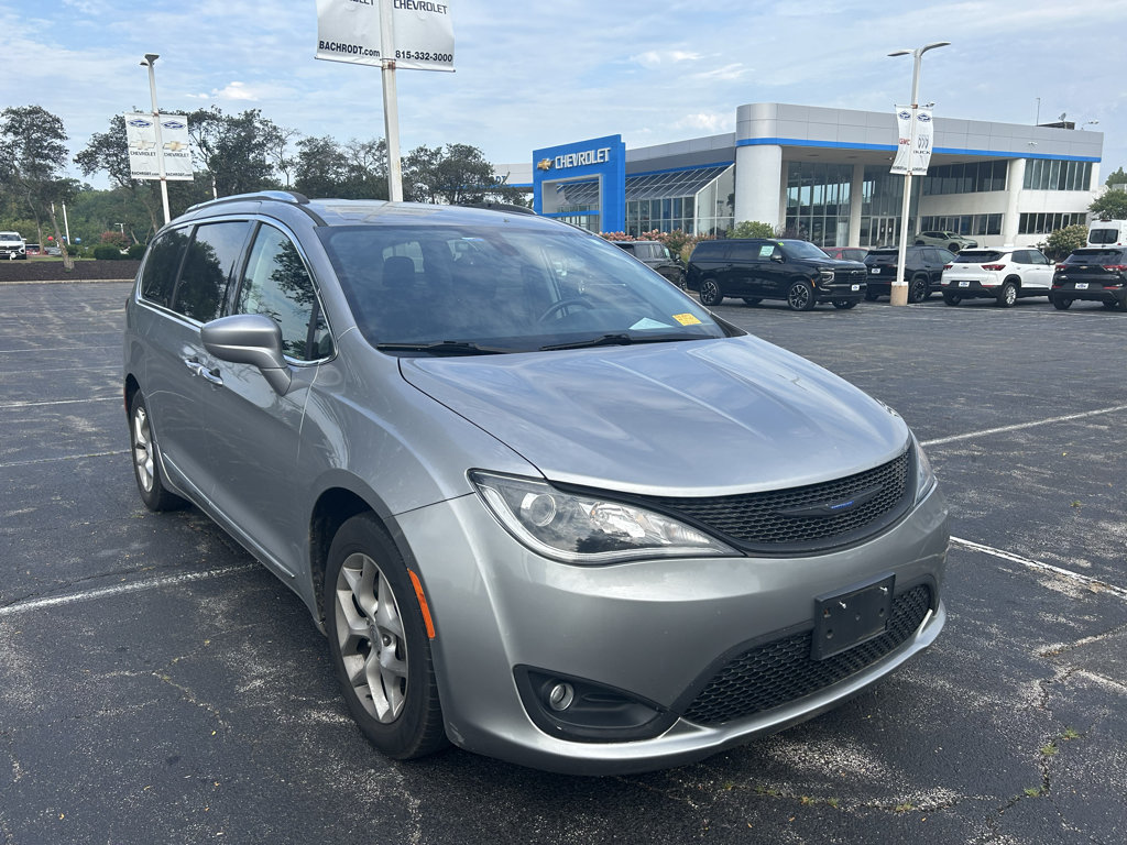 Used 2018 Chrysler Pacifica Touring-L Plus w/ Tire & Wheel Group