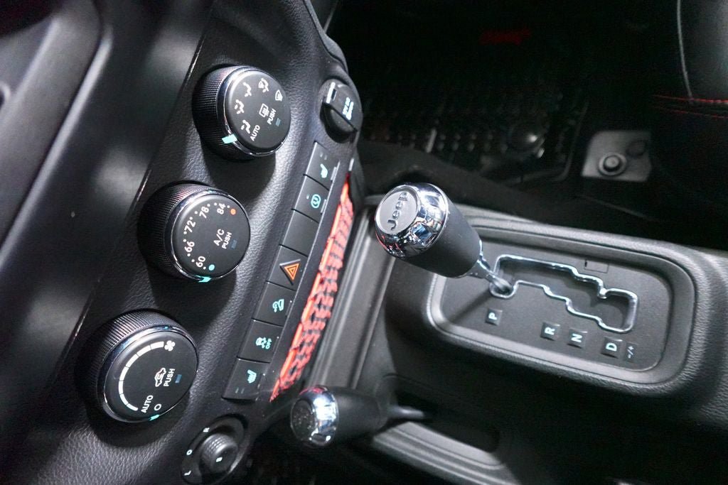 Used 2017 Jeep Wrangler Unlimited Rubicon AWD/4WD image 17