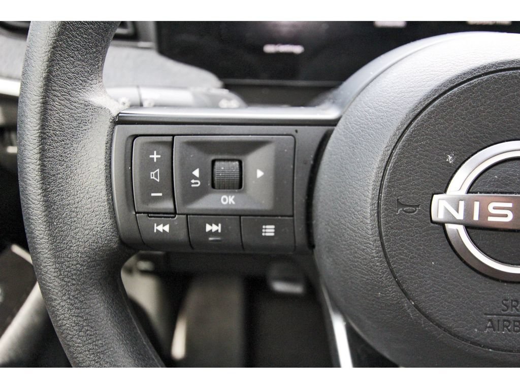 Used 2026 Nissan Kicks SV w/ SV Premium Package FWD image 13
