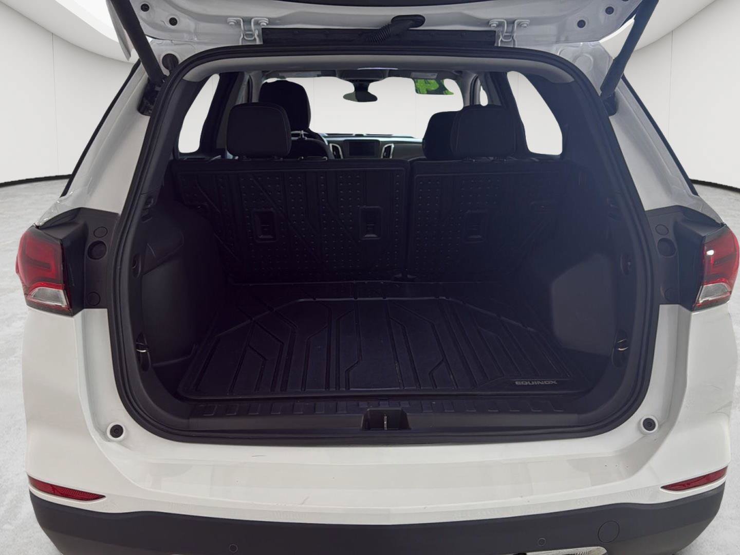 Certified 2024 Chevrolet Equinox LT w/ LPO, Floor Liner Package FWD image 16