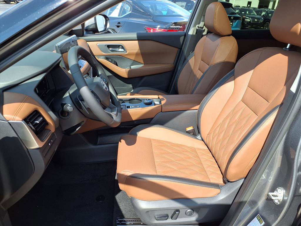 New 2026 Nissan Rogue Platinum image 4