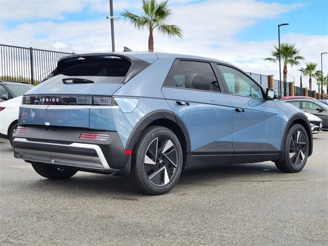 New 2026 Hyundai Ioniq 5 SE image 2