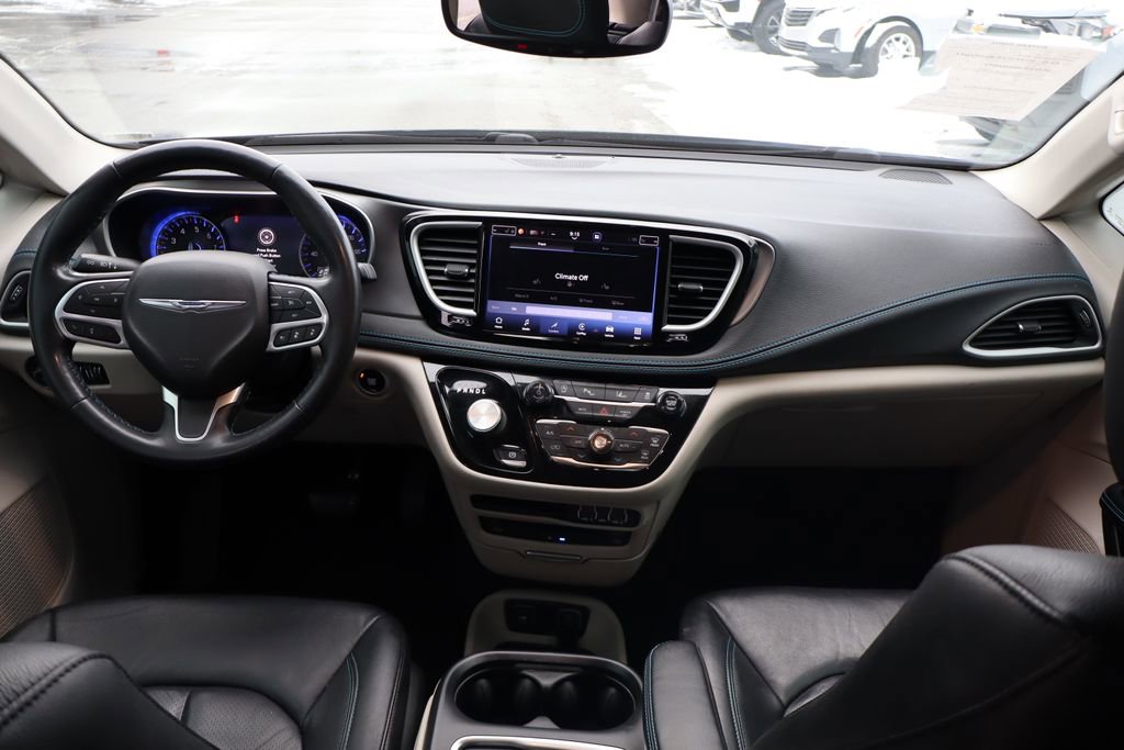 Used 2021 Chrysler Pacifica Touring-L w/ Uconnect Theater Family Group image 50