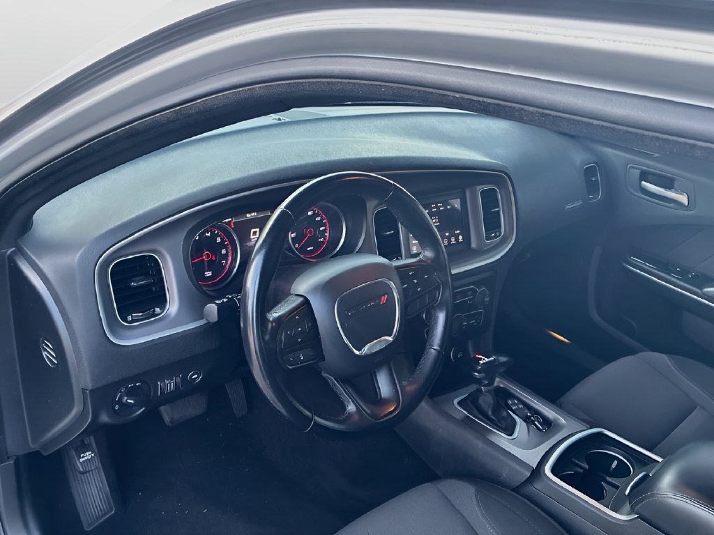 Used 2022 Dodge Charger SXT RWD image 9