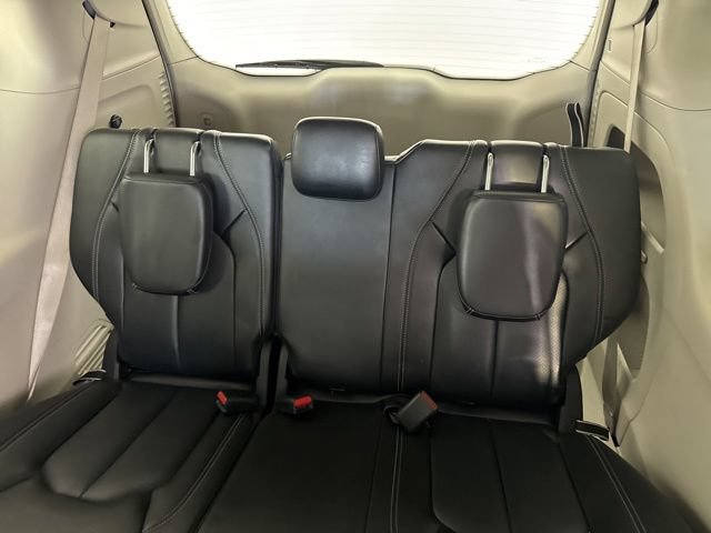 Used 2023 Chrysler Pacifica Touring-L FWD image 30