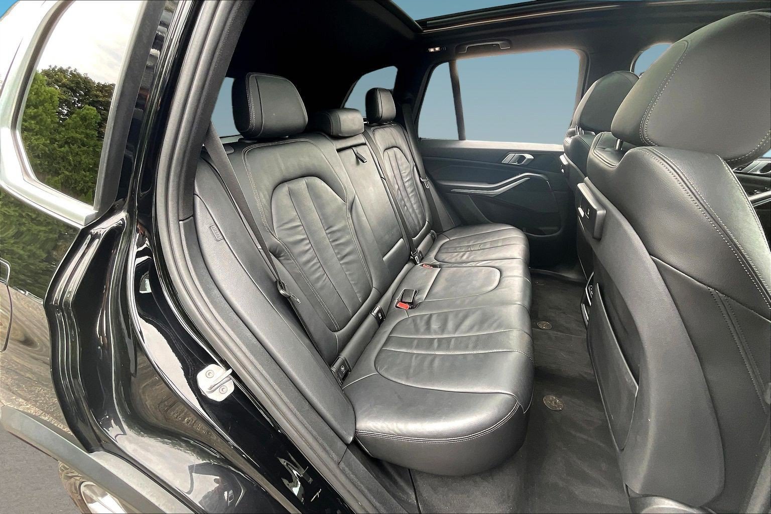 Used 2019 BMW X5 xDrive40i w/ Convenience Package AWD/4WD image 24