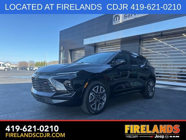Used 2023 Chevrolet Blazer RS w/ LPO, Floor Liner Package FWD image 3