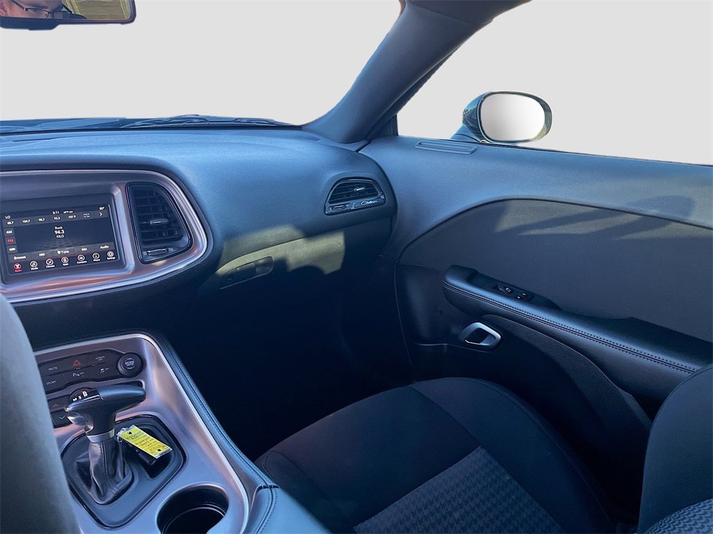 Used 2022 Dodge Challenger R/T w/ Blacktop Package image 21