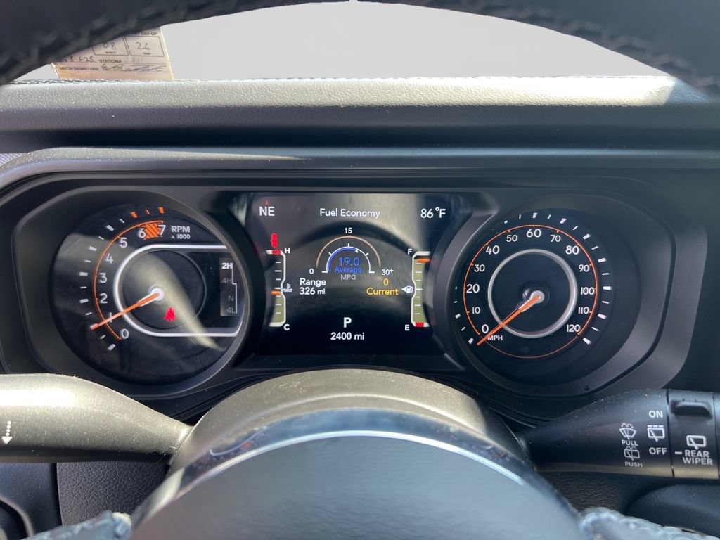 Used 2025 Jeep Wrangler Unlimited Sahara w/ Technology Group AWD/4WD image 14
