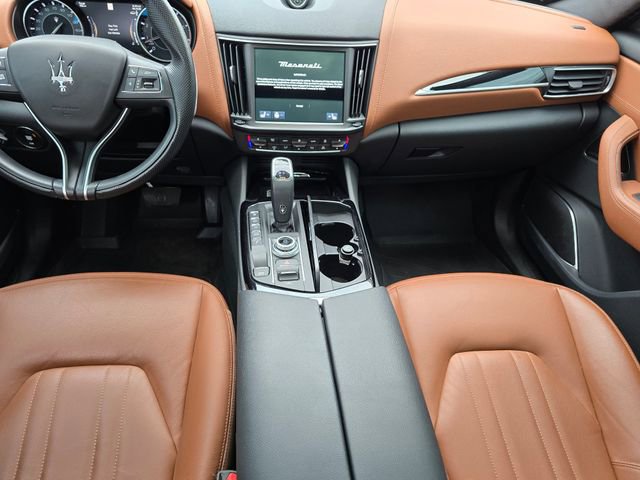 Used 2023 Maserati Levante GT AWD/4WD image 33