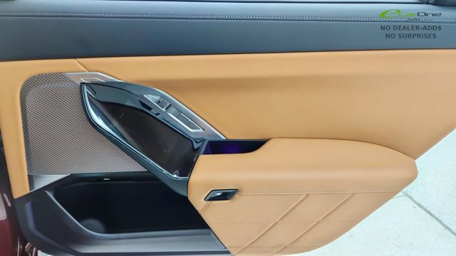 Used 2023 BMW 740i image 27