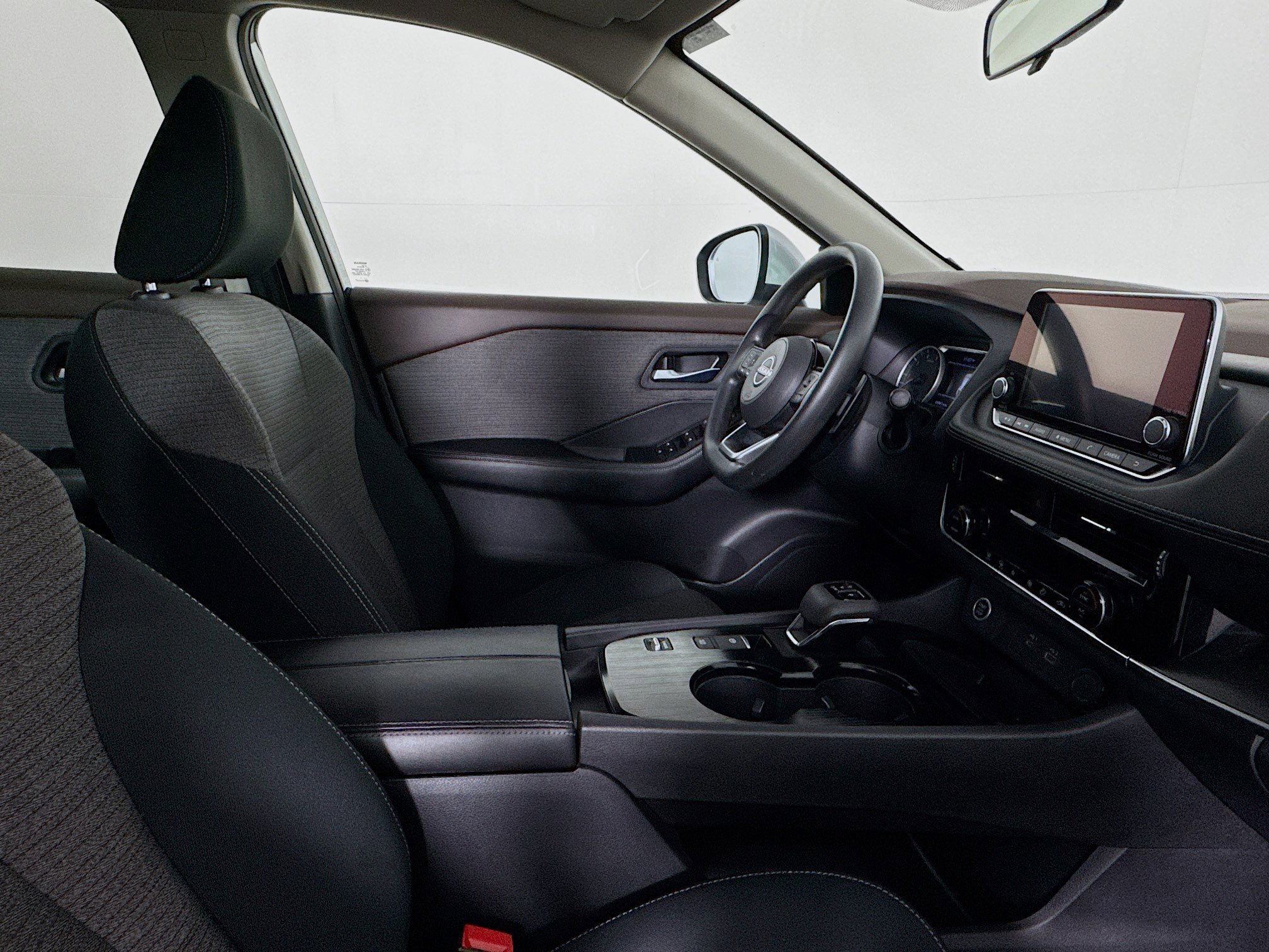 Used 2022 Nissan Rogue SV FWD image 28