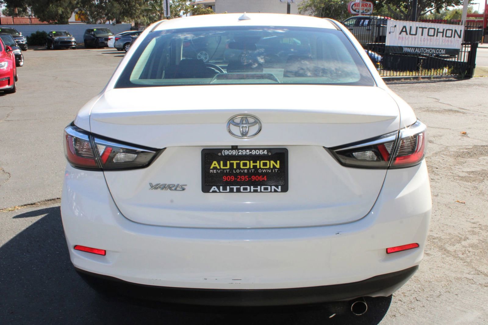 Used 2019 Toyota Yaris LE FWD image 32