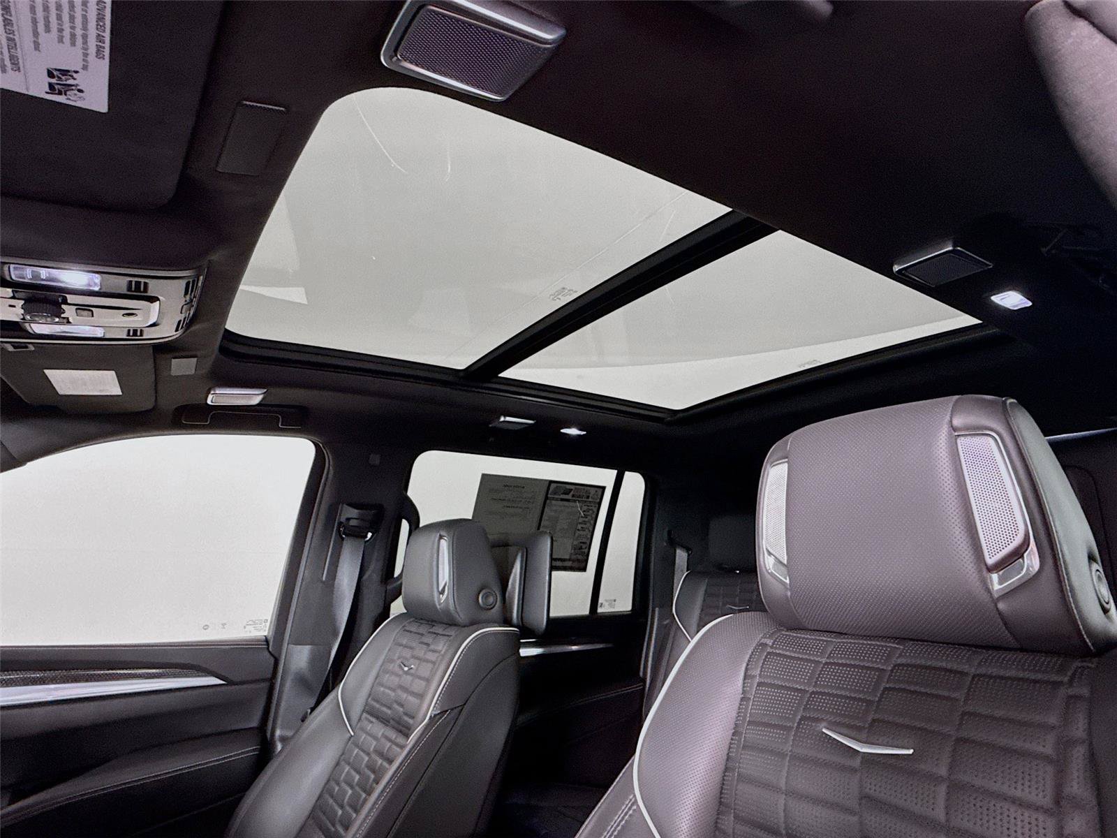 Used 2025 Cadillac Escalade ESV V AWD/4WD image 20