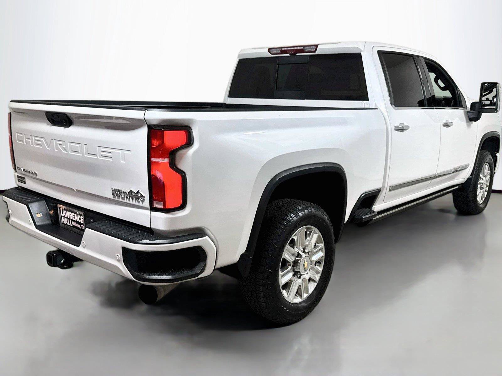 Certified 2025 Chevrolet Silverado 2500 High Country w/ Technology Package AWD/4WD image 4
