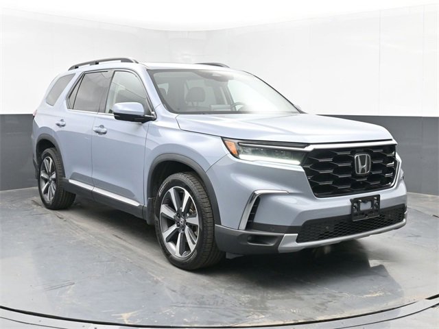 Used 2023 Honda Pilot Touring image 2