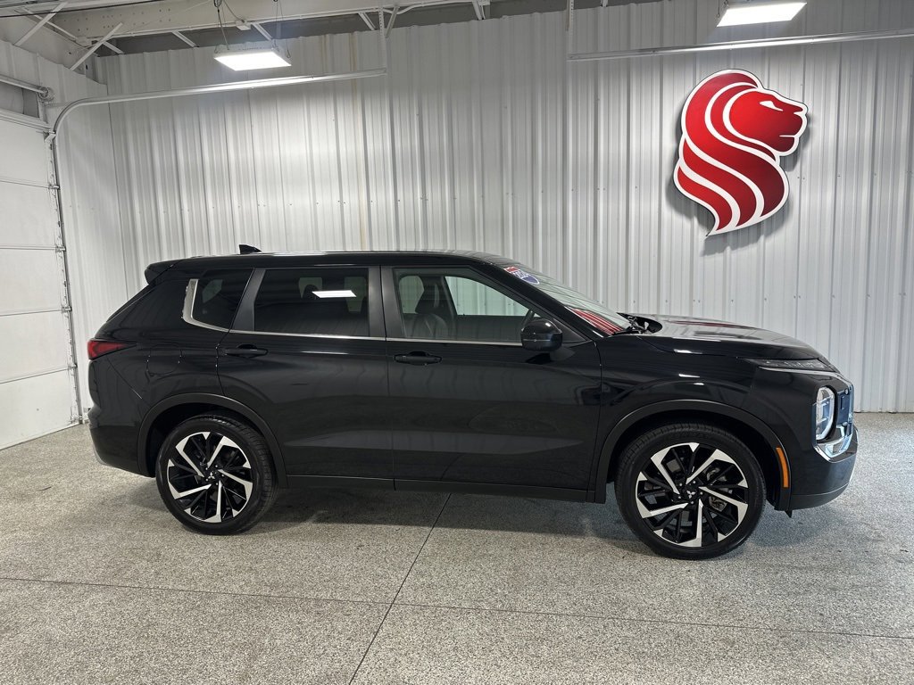 Used 2024 Mitsubishi Outlander AWD
