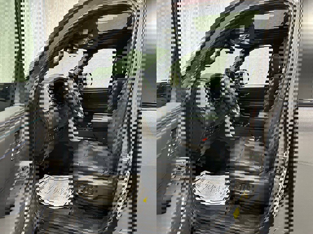 Used 2025 Toyota Tundra Platinum image 10
